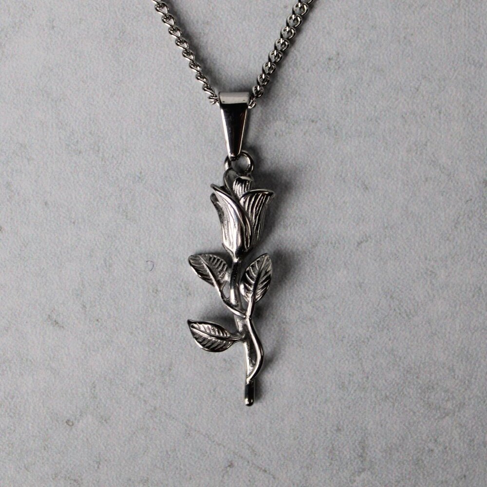 Silver Rose Pendant Chain Necklace